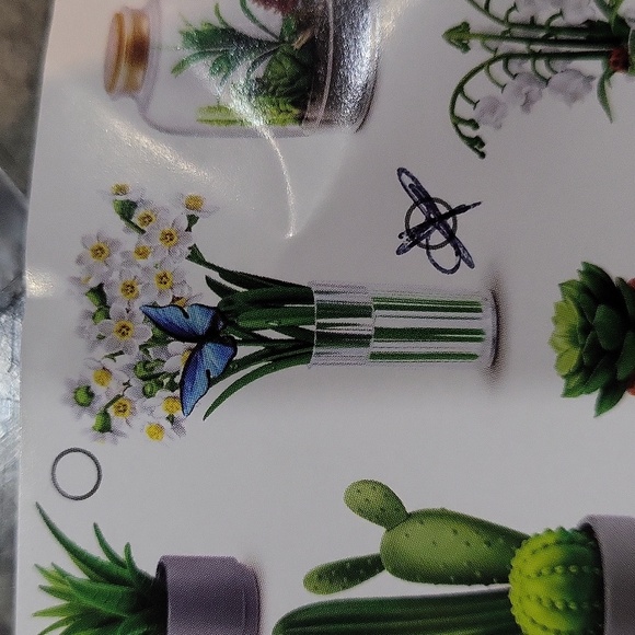 Mini Brands Create Garden - Picture 2 of 5